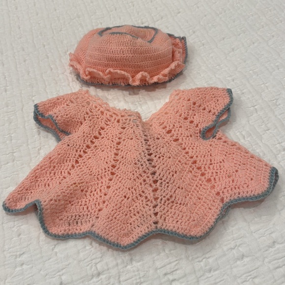 Vintage Handmade Crochet Baby Toddler Cape Jacket & Matching Bonnet Hat - Picture 10 of 17